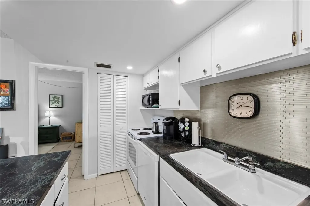 256 Palm Drive Naples FL 34112