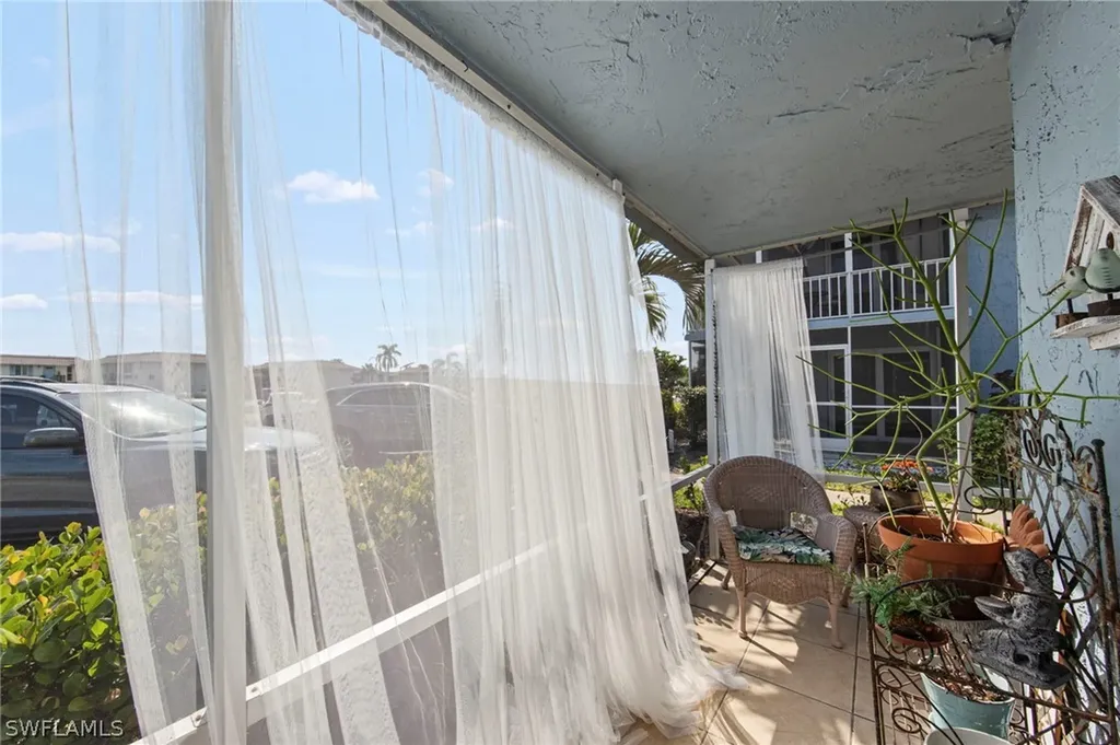 256 Palm Drive Naples FL 34112