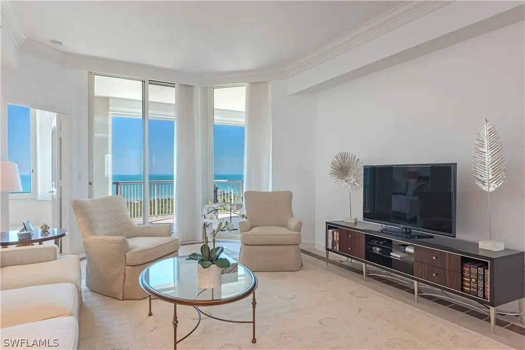 Naples FL, 7117 Pelican Bay Boulevard, Unit 1907