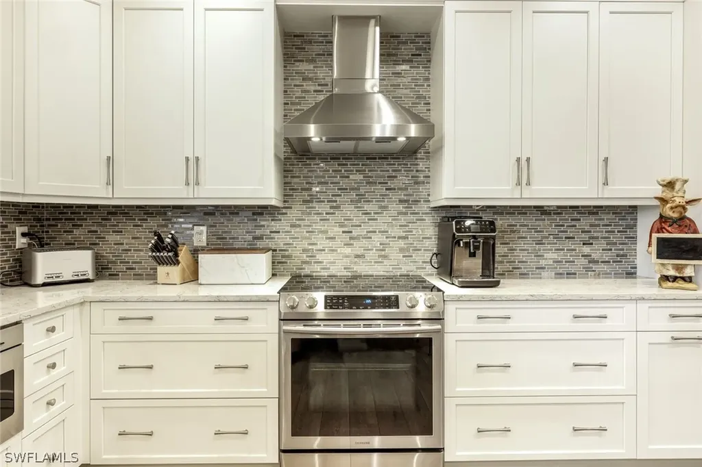 1610 Clermont Drive Naples FL 34109