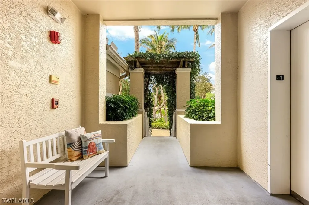 1610 Clermont Drive Naples FL 34109