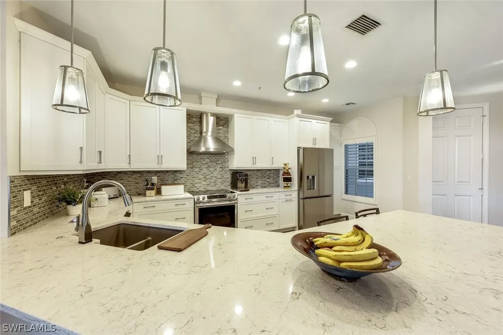 1610 Clermont Drive Naples FL 34109