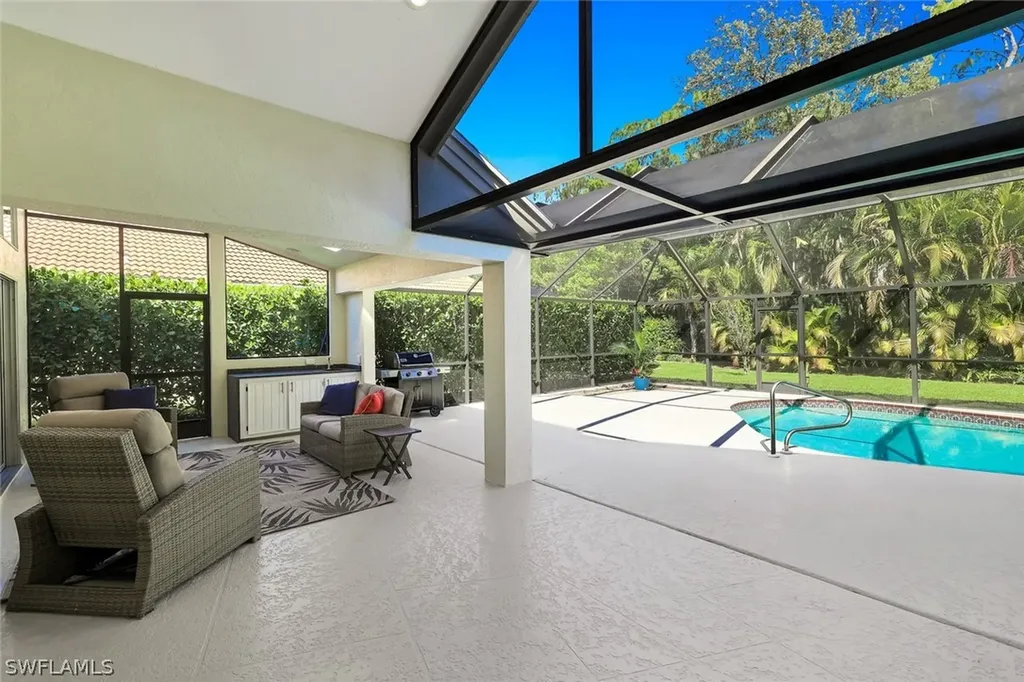 547 Cormorant Cove Naples FL 34113