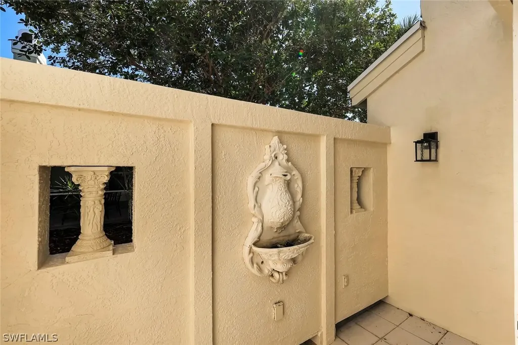 547 Cormorant Cove Naples FL 34113