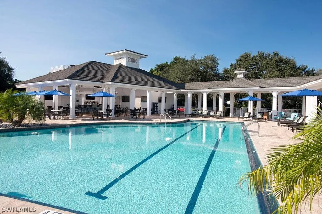 547 Cormorant Cove Naples FL 34113