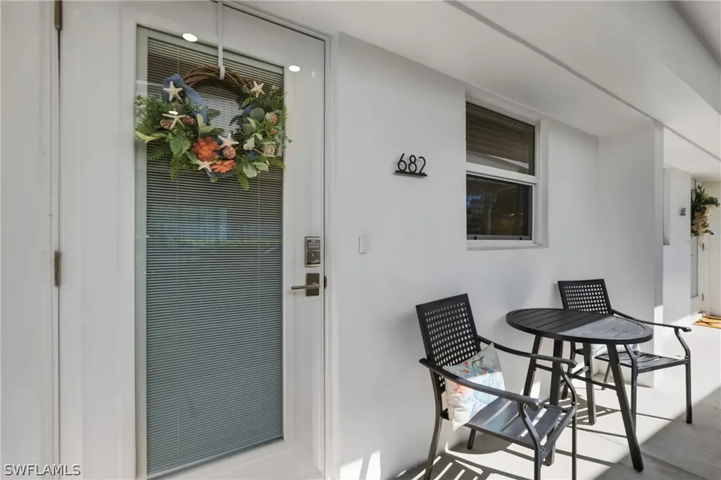 682 Broad Avenue S Naples FL 34102