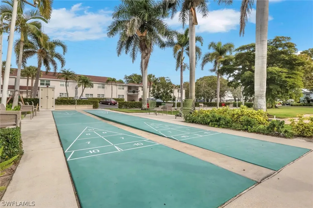 682 Broad Avenue S Naples FL 34102