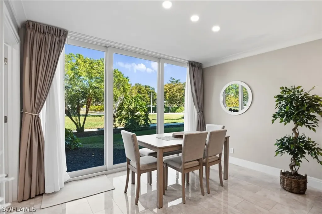 682 Broad Avenue S Naples FL 34102