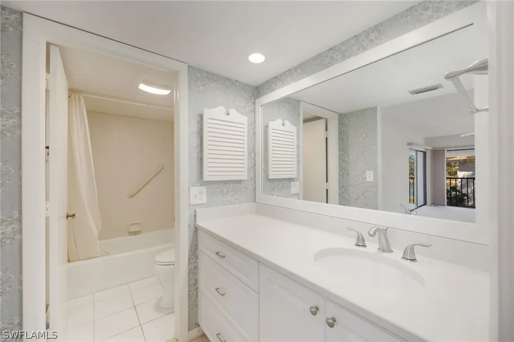 517 Lake Louise Circle Naples FL 34110
