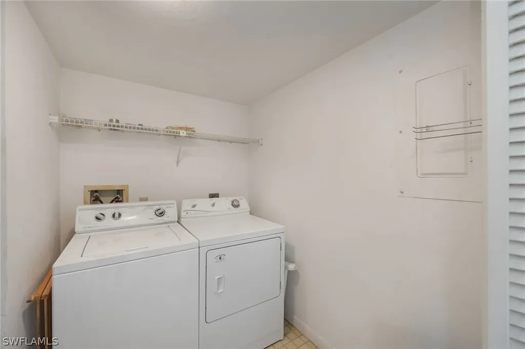 517 Lake Louise Circle Naples FL 34110