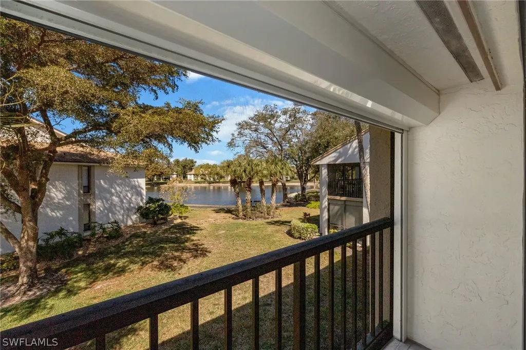 517 Lake Louise Circle Naples FL 34110
