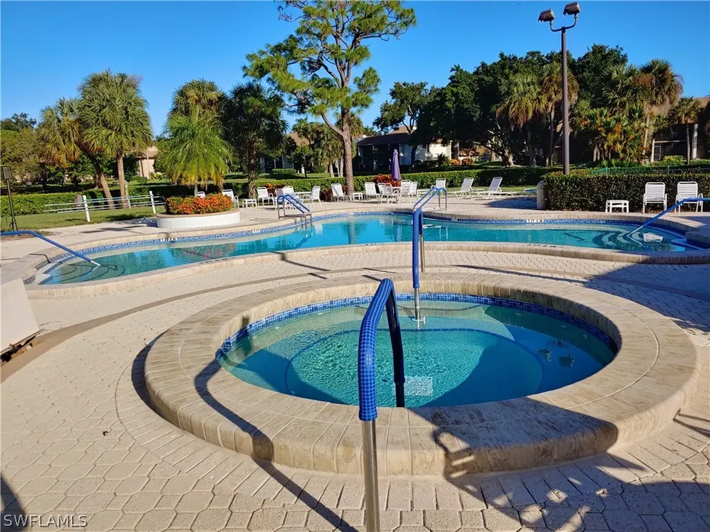 517 Lake Louise Circle Naples FL 34110