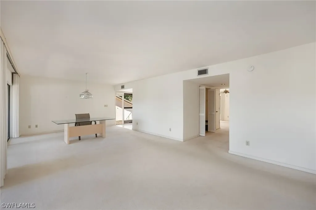 517 Lake Louise Circle Naples FL 34110
