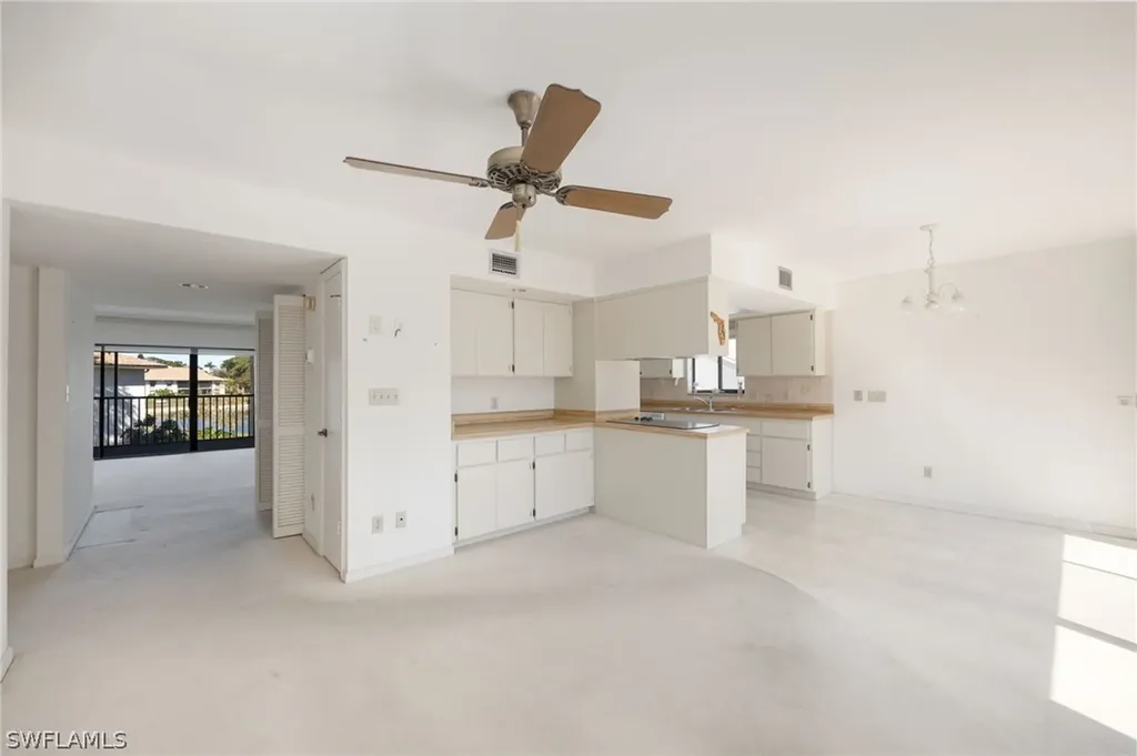 517 Lake Louise Circle Naples FL 34110