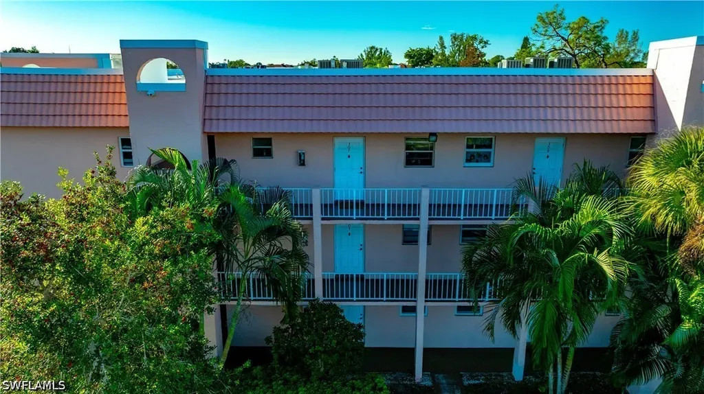 150 Turtle Lake Court Naples FL 34105