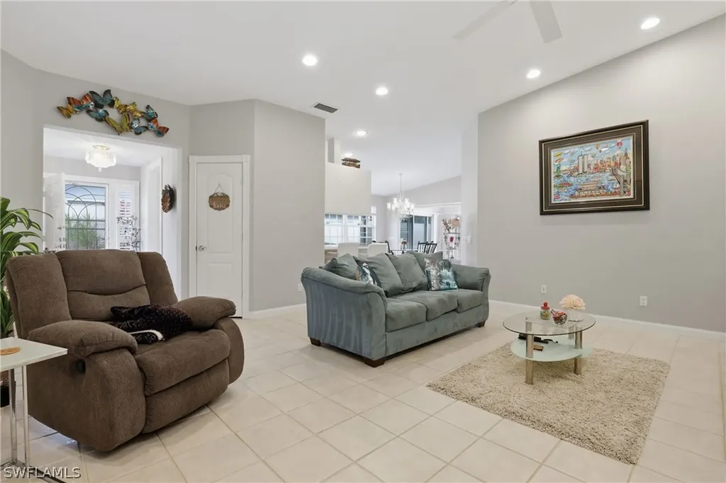 4198 Los Altos Court Naples FL 34109