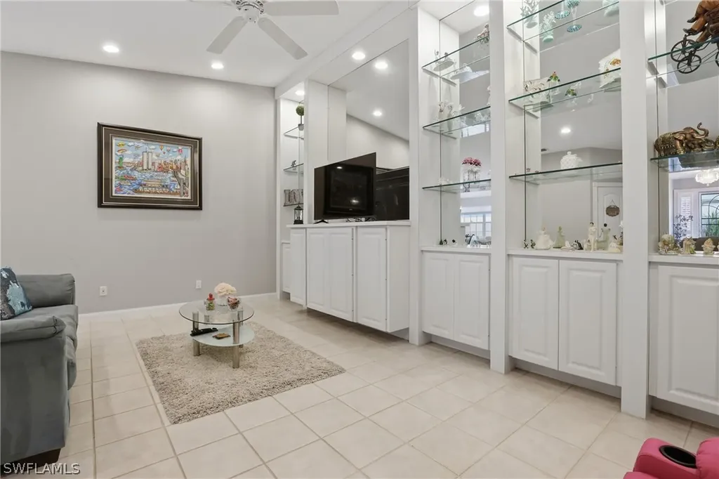 4198 Los Altos Court Naples FL 34109