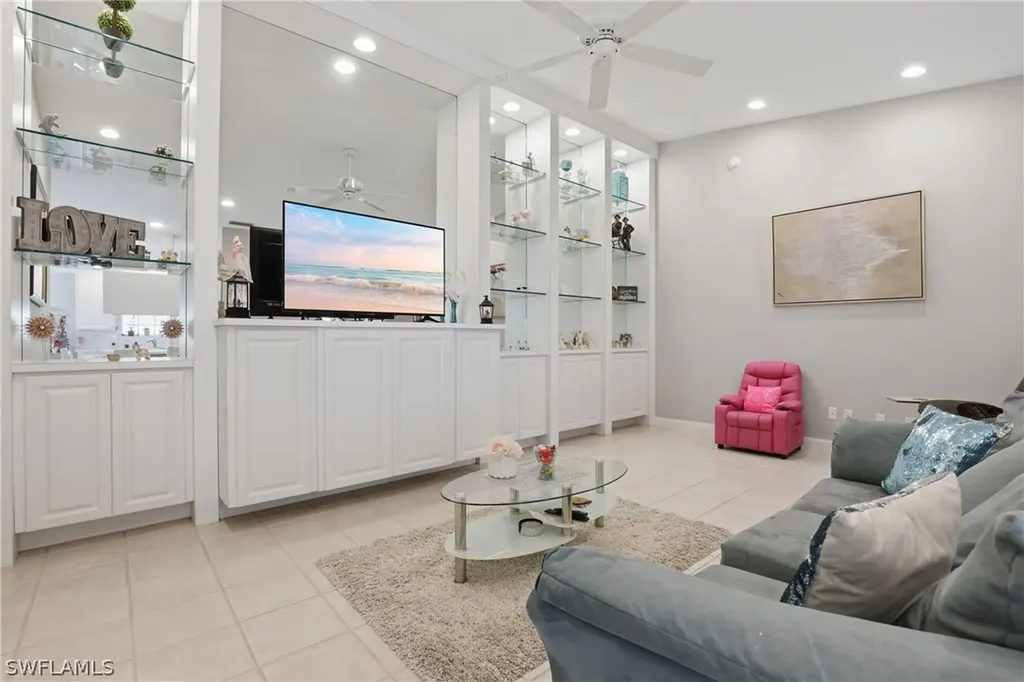 4198 Los Altos Court Naples FL 34109