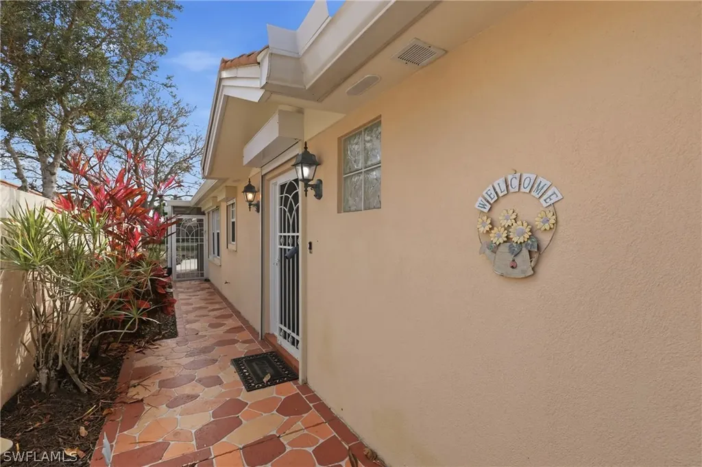 4198 Los Altos Court Naples FL 34109