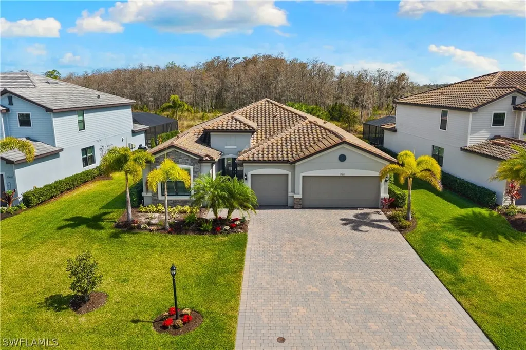 Estero FL, 19613 The Place Boulevard