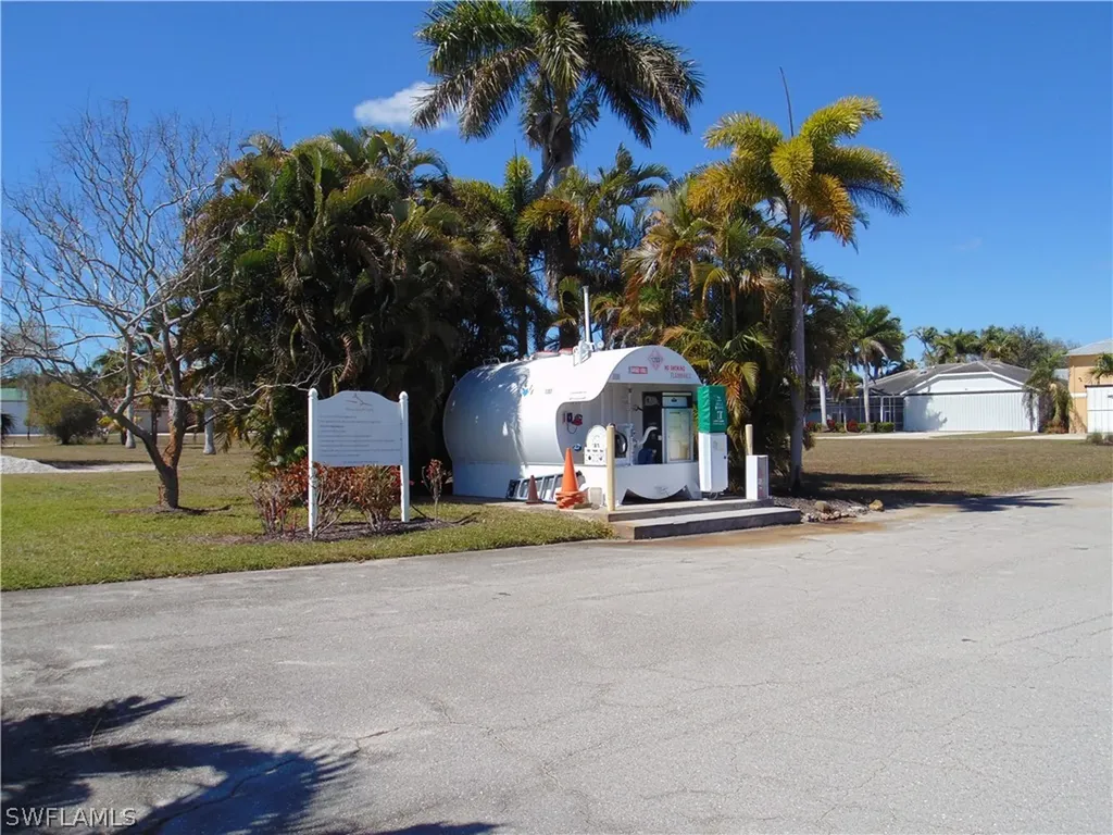 4017 Skyway Drive Naples FL 34112