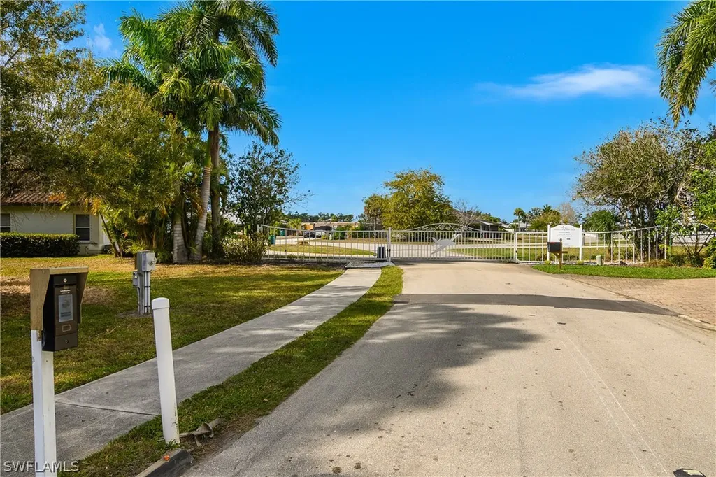 4017 Skyway Drive Naples FL 34112