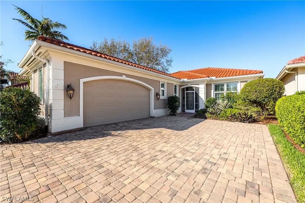982 Fountain Run Naples FL 34119