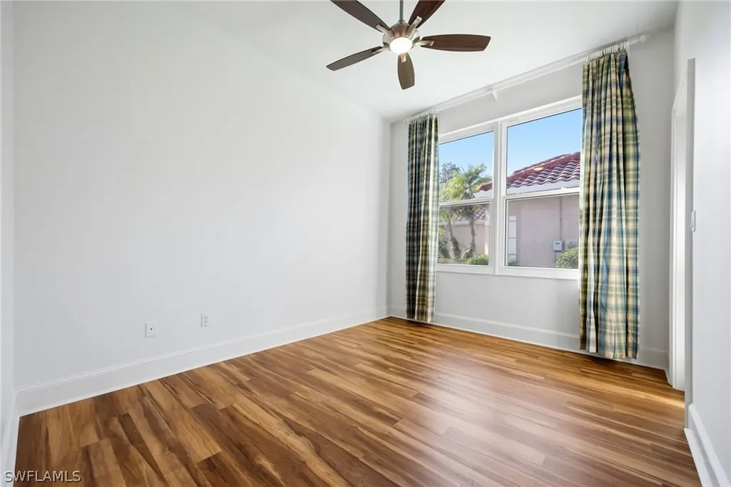 982 Fountain Run Naples FL 34119