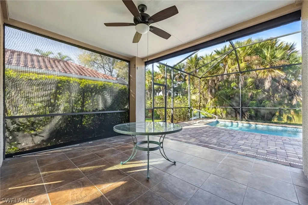 982 Fountain Run Naples FL 34119