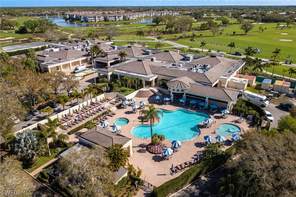 982 Fountain Run Naples FL 34119
