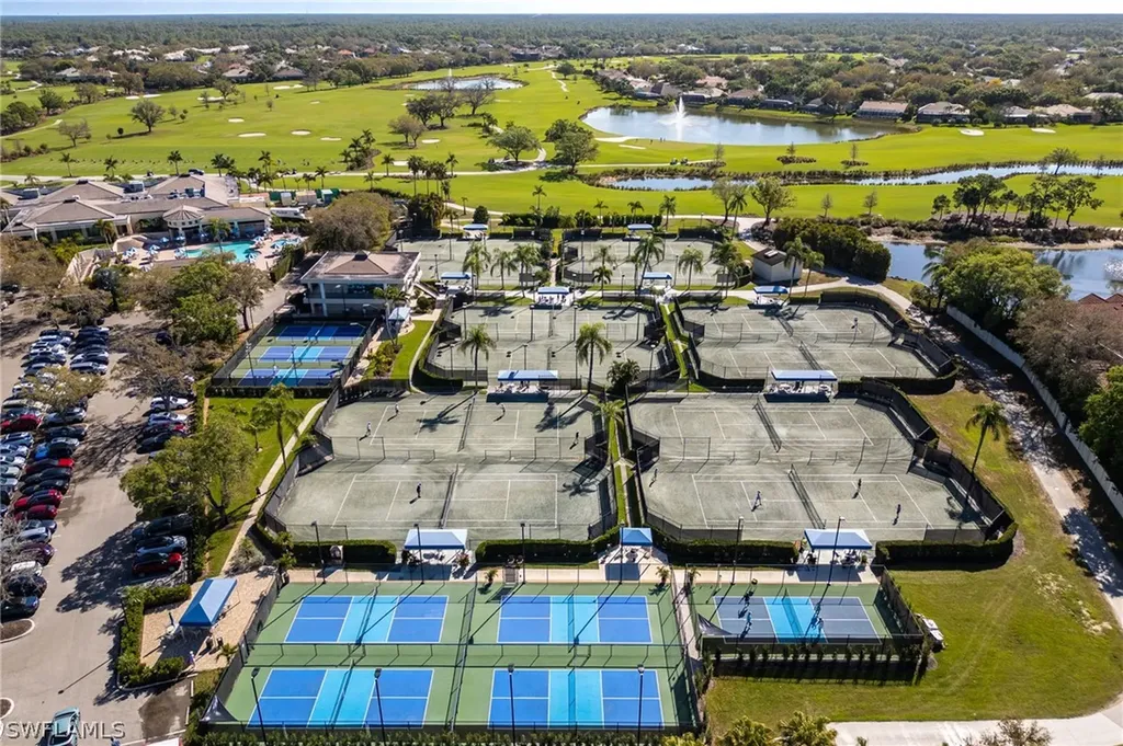 982 Fountain Run Naples FL 34119