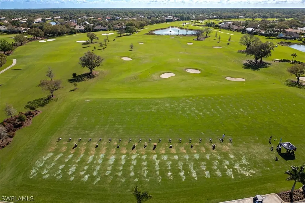982 Fountain Run Naples FL 34119