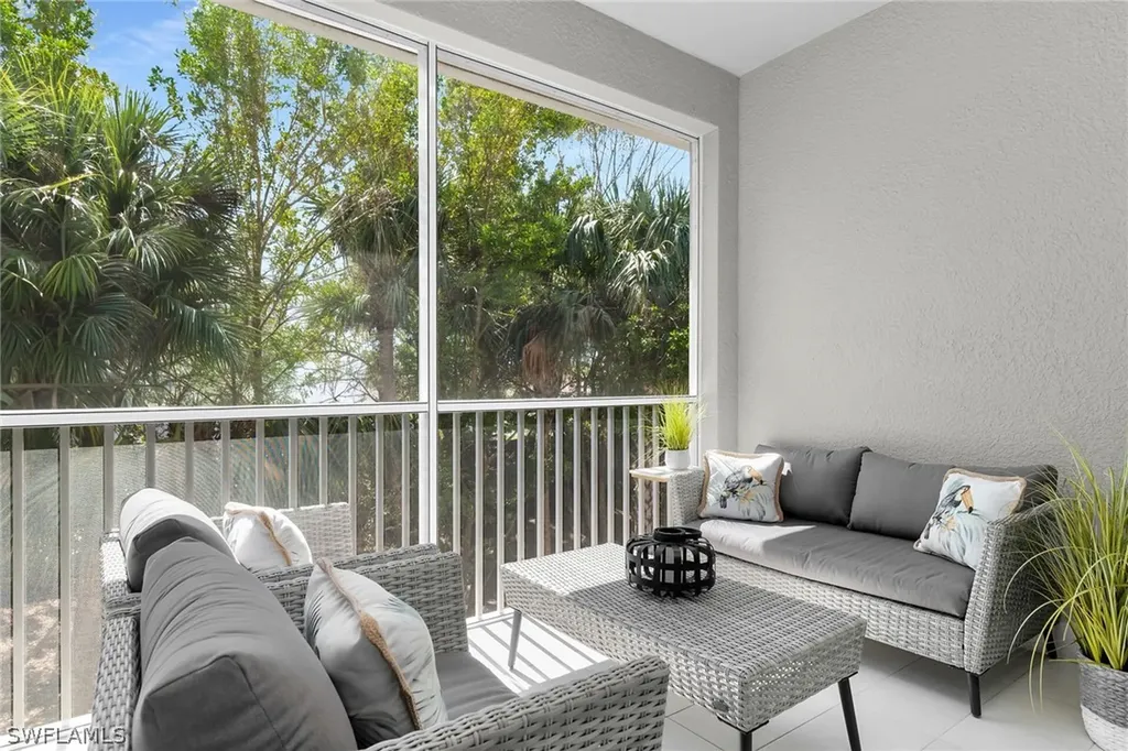 238 Indies Drive E Naples FL 34114