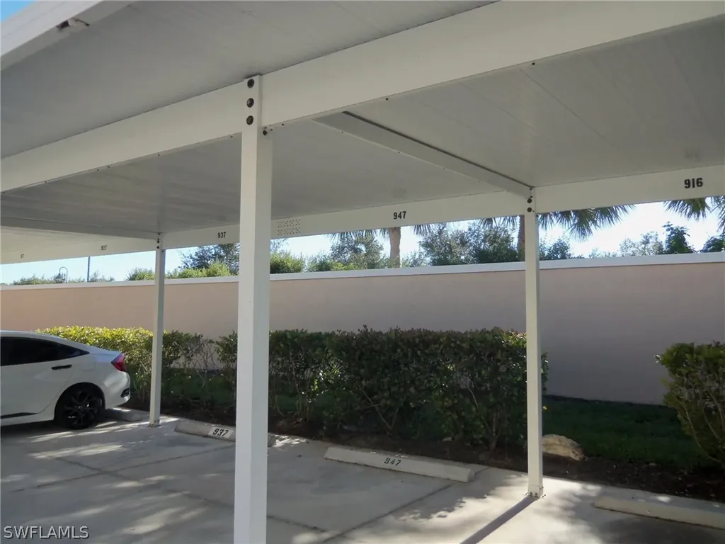 8490 Kingbird Loop Estero FL 33967