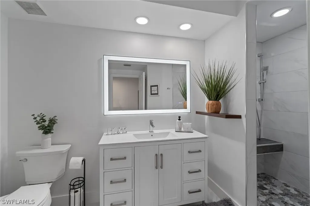 102 Tuscana Court Naples FL 34119