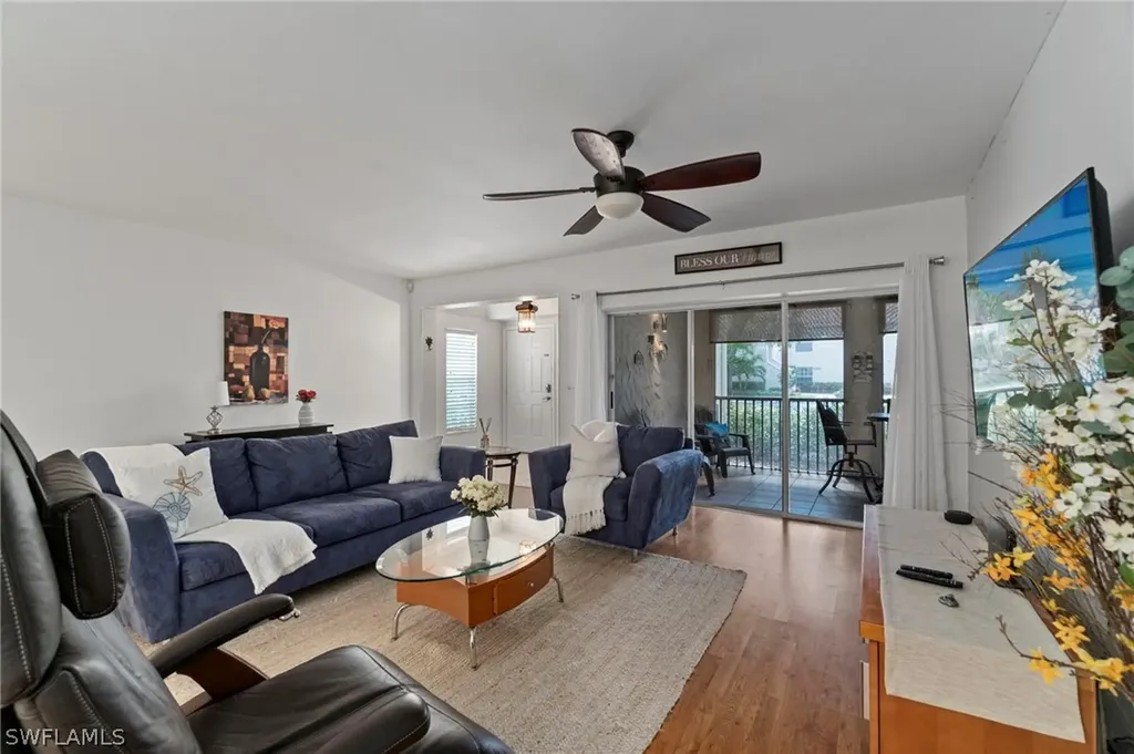 102 Tuscana Court Naples FL 34119
