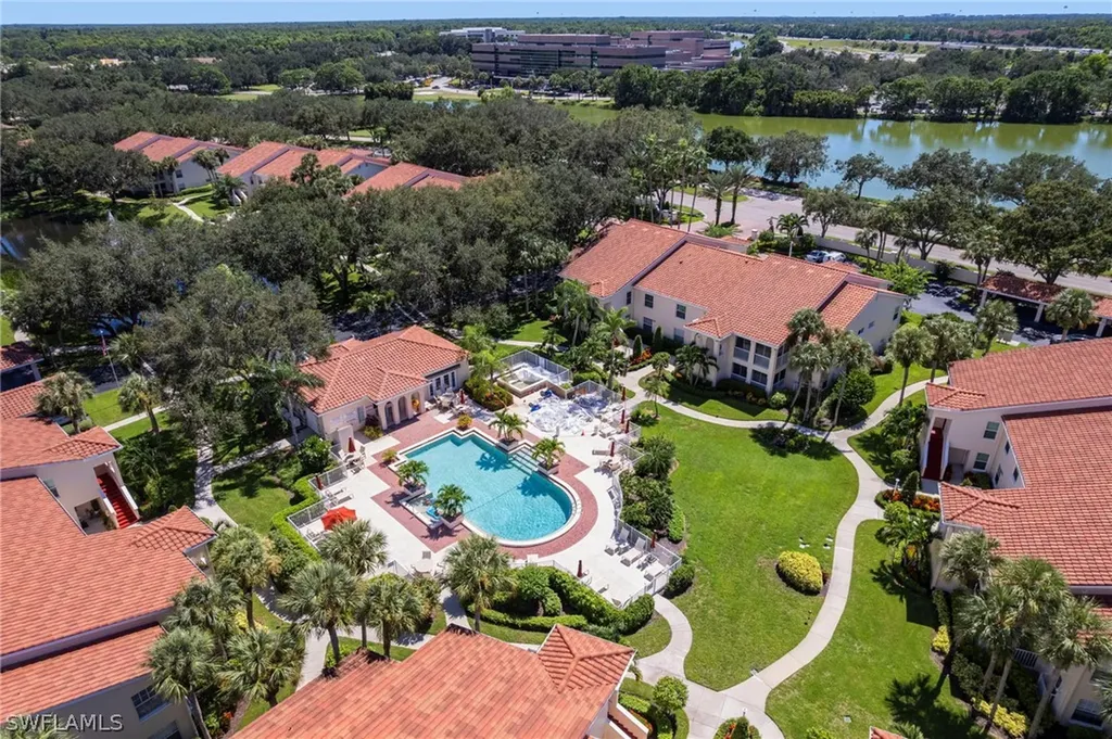 102 Tuscana Court Naples FL 34119