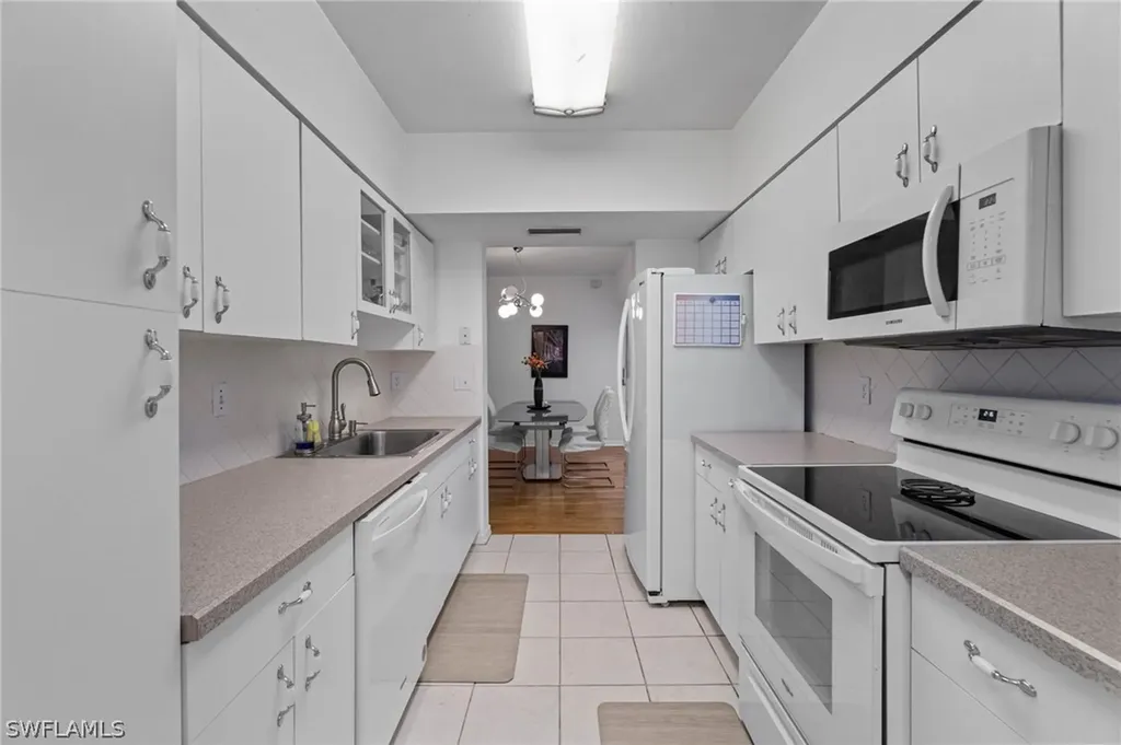 102 Tuscana Court Naples FL 34119