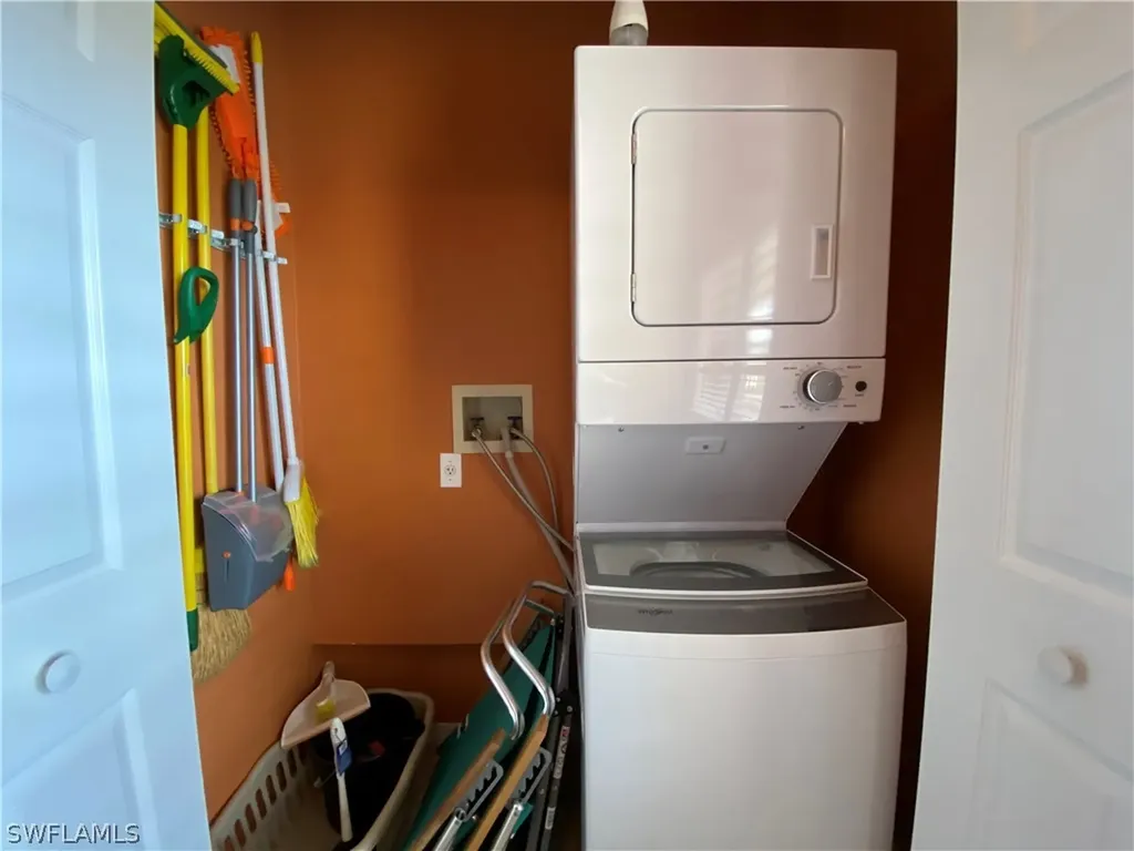 230 Vintage Circle Naples FL 34119