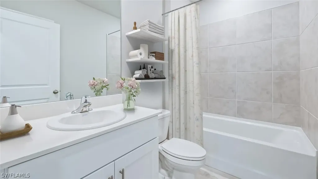 1121 NE 2nd Avenue Cape Coral FL 33909