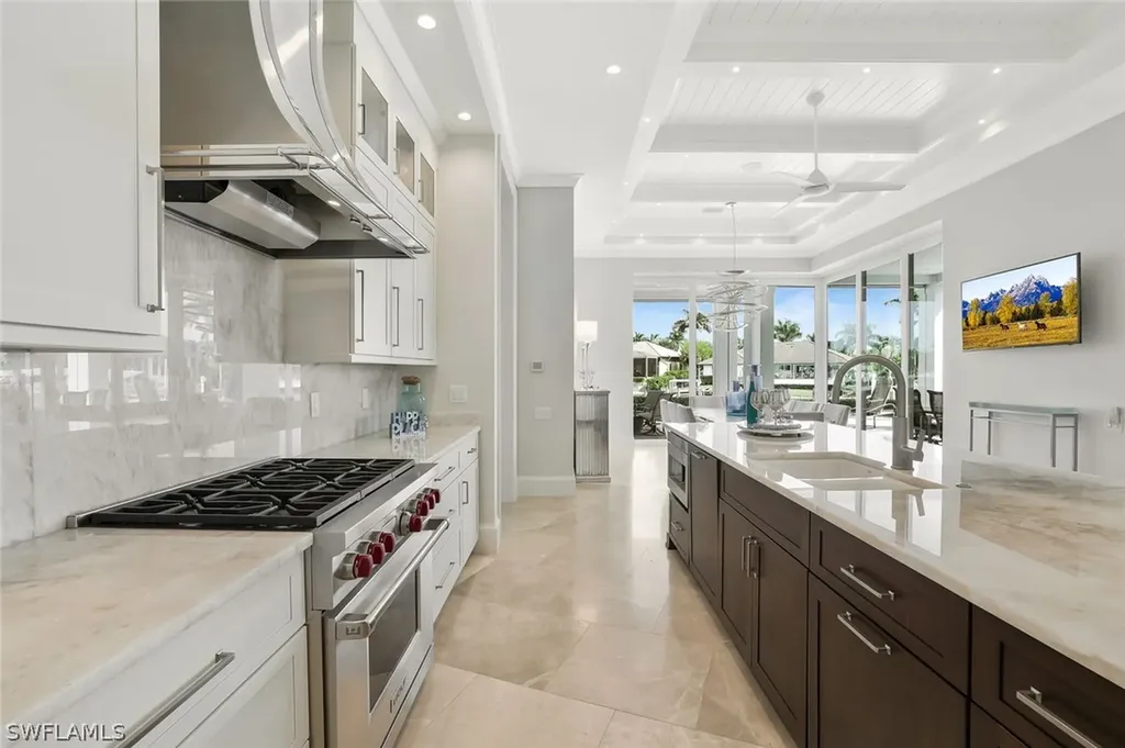 689 Pelican Court Marco Island FL 34145
