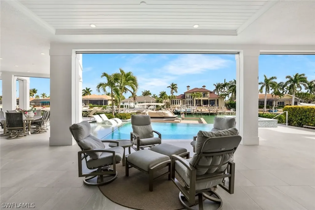689 Pelican Court Marco Island FL 34145