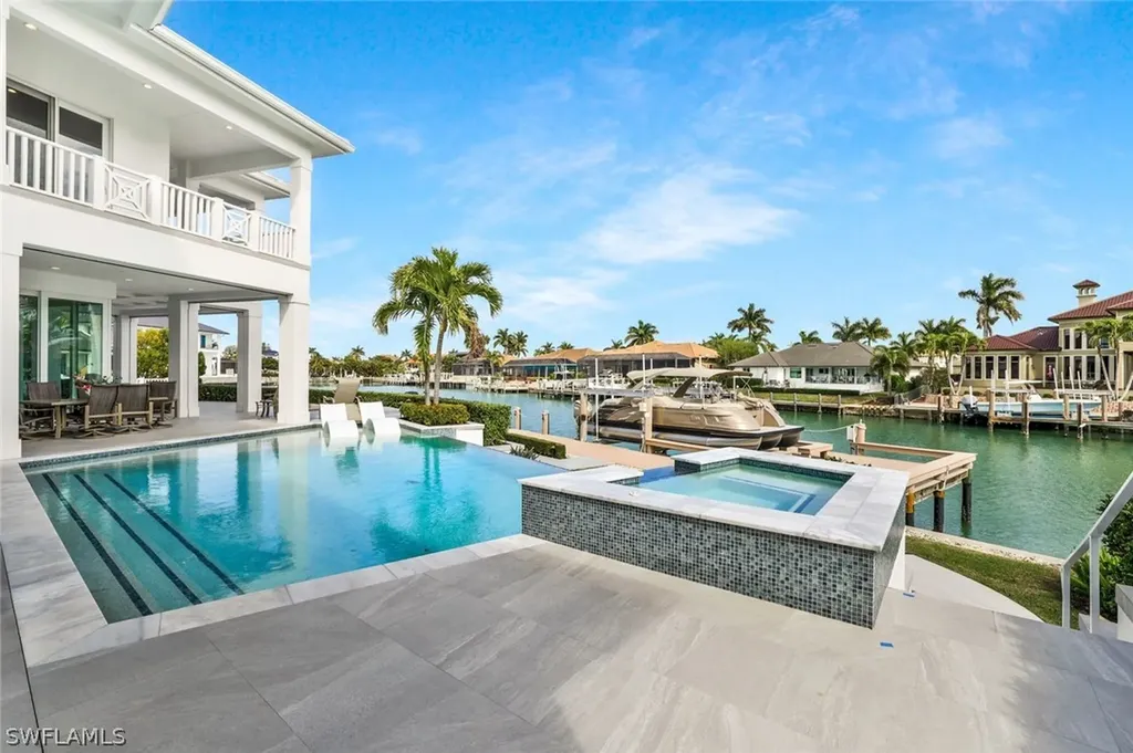 689 Pelican Court Marco Island FL 34145