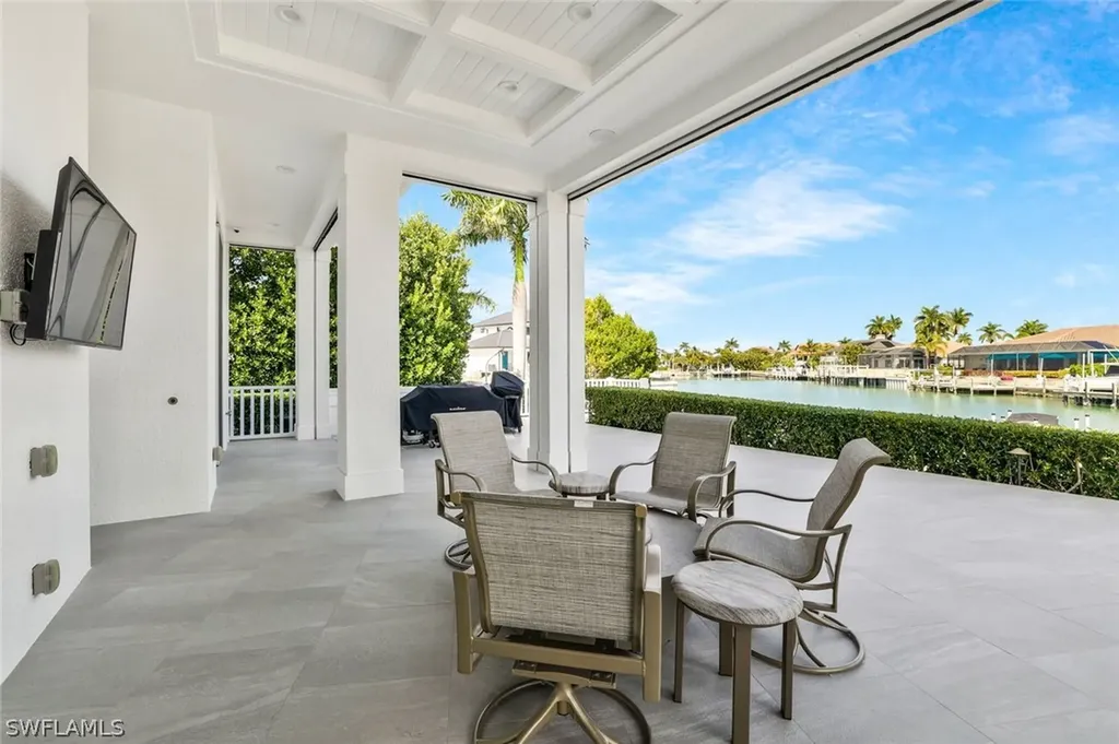 689 Pelican Court Marco Island FL 34145