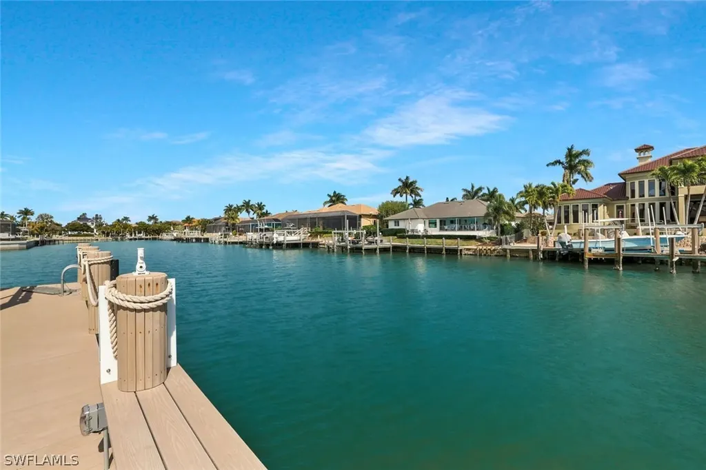 689 Pelican Court Marco Island FL 34145