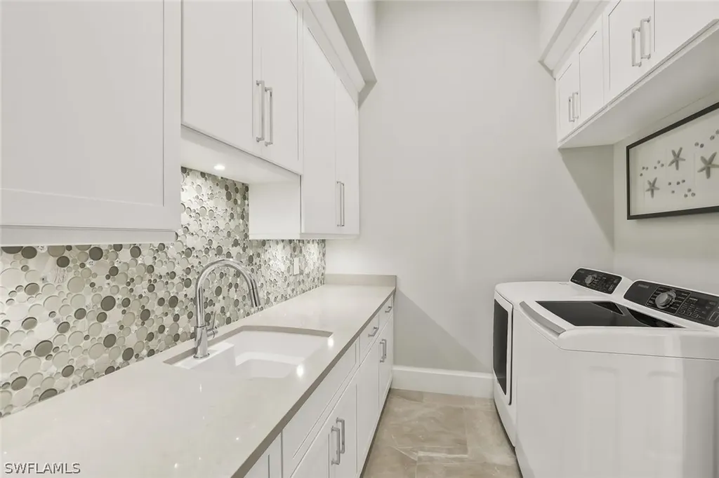 689 Pelican Court Marco Island FL 34145