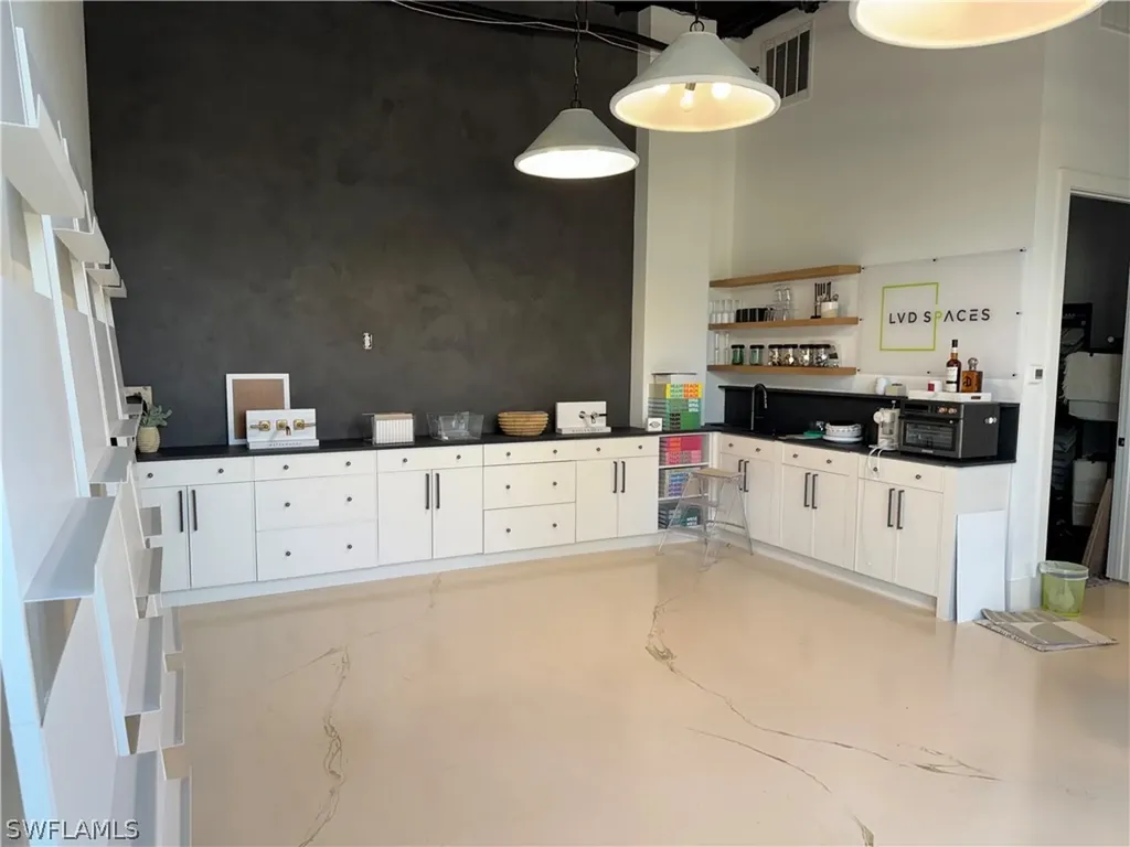 850 Central Avenue Naples FL 34102