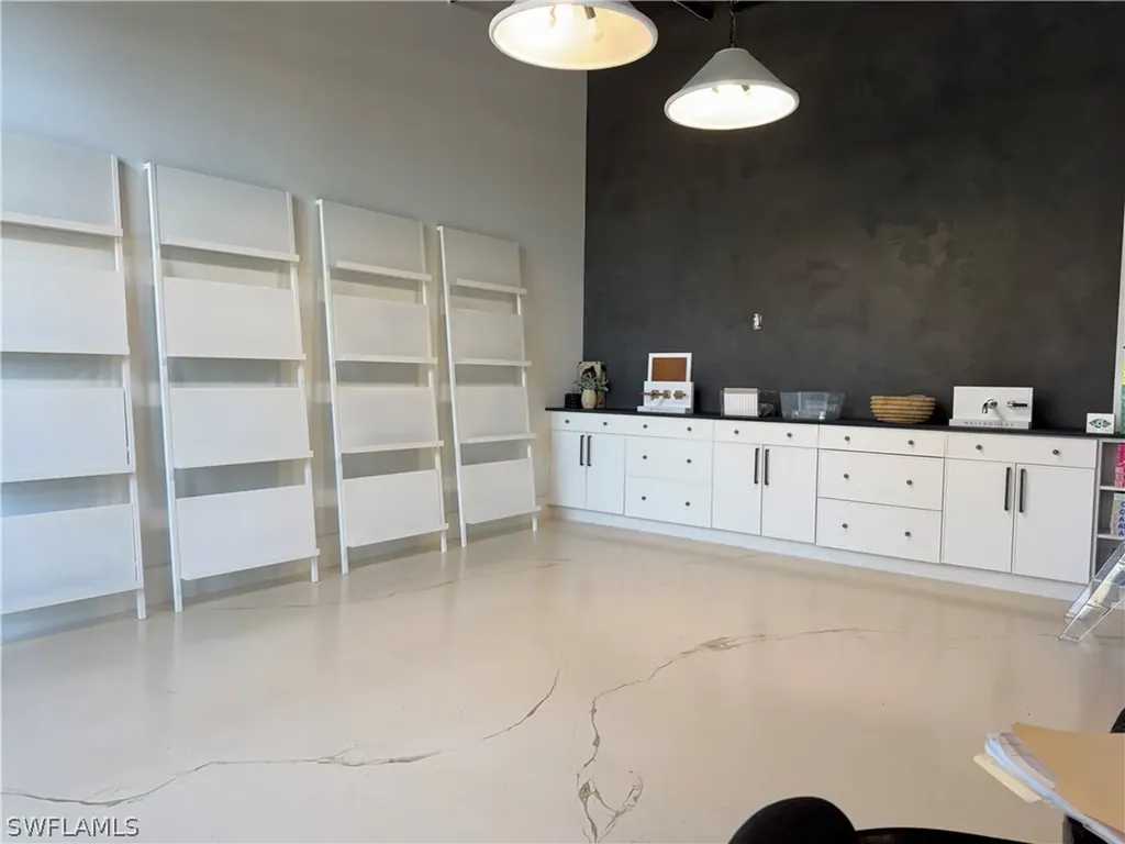 850 Central Avenue Naples FL 34102