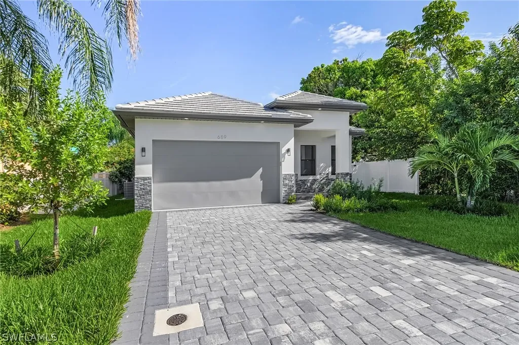 536 97th Avenue N Naples FL 34108