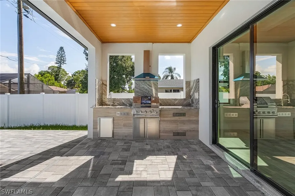 536 97th Avenue N Naples FL 34108
